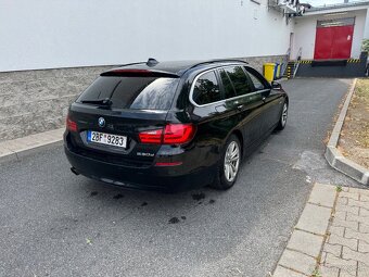 BMW F11 2011 530d 248t km 3.0d Automat kůže nové přední brzd - 4