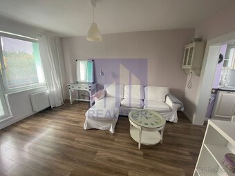 PRENÁJOM, 2 izbový rekonštruovaný a zariadený byt, Školská u - 4