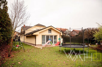 Vila s vnútorným bazénom, saunou a výnimočným priestorom v M - 4