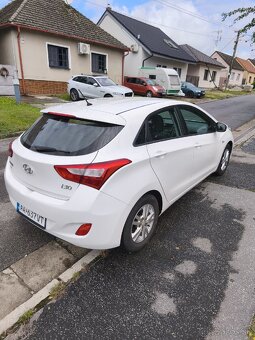 Hyundai i30 1.4 - 4