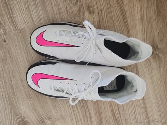 Halove tenisky Nike vel. 37.5 - 4