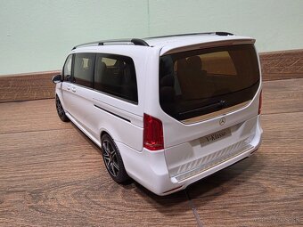 Mercedes Benz V-Klasse Model 1:18 - 4