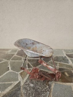 Nožnicový sedák Zetor 25 - 4