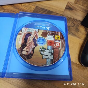 Predám Playstation 4 Slim + GTA V - 4