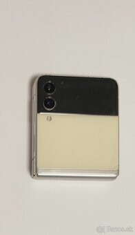 Samsung Z Flip 3 - 4