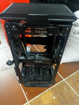 Predám skriňu Phanteks Evolv Shift 1 - 4