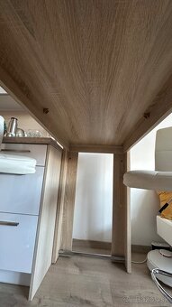 Barovy stôl so stoličkami - 4