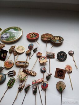 Futbalové odznaky. Šport.Futbal.FIFA . - 4