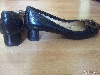 Lodicky Vanessa, Prada a tenisky Nike - 4
