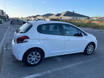 Peugeot 208 1,0 benzín - 4