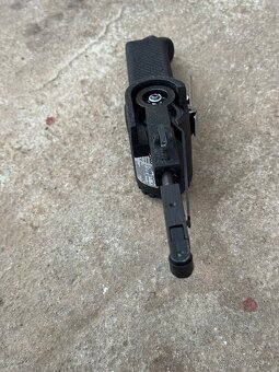 Predam nepoužitu Pásová brúska na stlačený vzduch BGS - 4