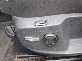 VW GOLF 7  2.0TDI 110KW 4X4 MOTION MANUÁL - 4