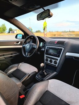 škoda Octavia combi 2.0 TFSI RS - 4