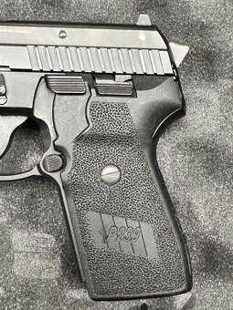SIG SAUER P239 - 4