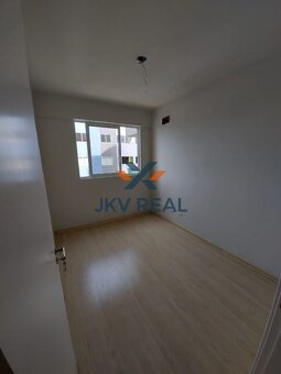 JKVreal ponúka na predaj priestranný 4-izbový holobyt s logg - 4