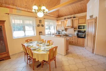 Krásny 7-izbový dom, 328 m² + 1389 m² pozemok, Trebostovo, o - 4