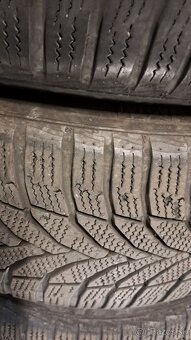 Predám 4ks jazdené zimné 215/55r17-98V Nexen - 4