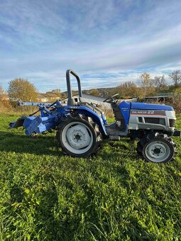 japonský malotraktor ISEKI Sial hunter TH22F s rotavátorom. - 4