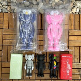 Kaws figúrka - 4
