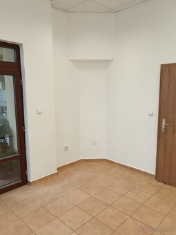 Šahy - obchodný priestor , kancelária na prenájom - 4