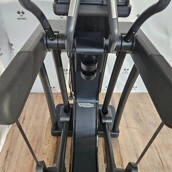 Eliptický trenažér Technogym vario artis unity 3.0 - 4