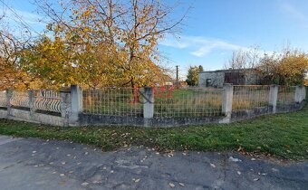 Stavebný pozemok  815 m2 s budovou, Levice, Kalinčiakovo (SM - 4