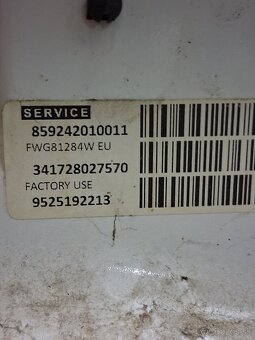 Rozpredám  práčku Whirlpool - 4