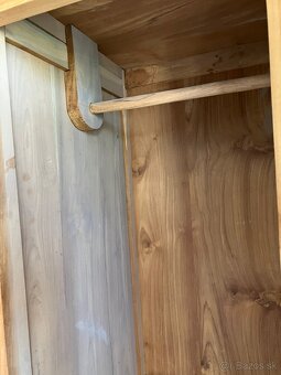 Skriňa z masívu - 4