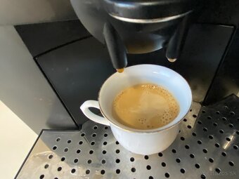 Kávovar Jura E10 200,-€ - 4