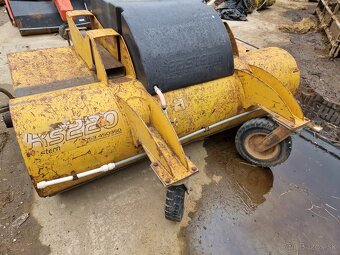 Zametacia kefa na traktor bager - 4