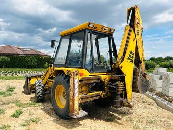 •JCB-3CX-Traktorbager - 4