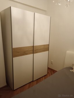 Elegantná šatníkova skriňa - 4