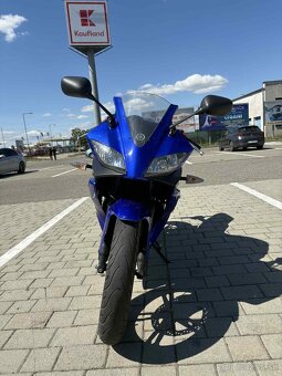 Yamaha YZF-R125 - 4
