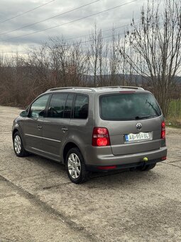 VW TOURAN - 4