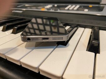 Predám tento iPhone 5s v super  stave,všetko funkčné... - 4