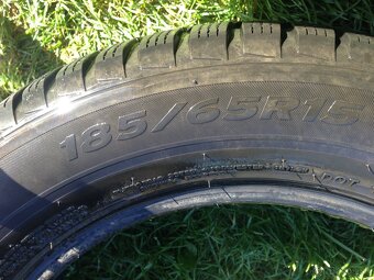 Predám zimné r15 185/65 - 4