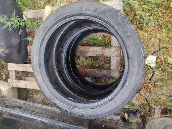 225/45R17 - 4