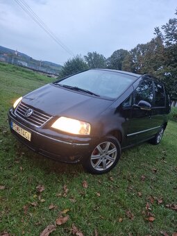 Vw sharan 1.9 tdi 85kw 7 miestni - 4
