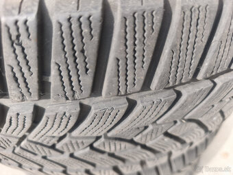 Goodyear 235/45 R18 Zimné pneu, 3 kusy - 4