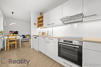 Trojizbový byt v tehlovom bytovom dome na predaj - 4