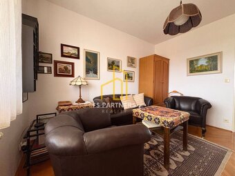 Predaj priestranného 5-izbového bytu v centre Komárna – Pető - 4