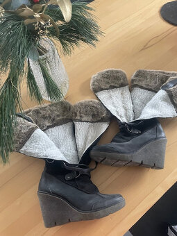 Predám kvalitné zimné kožené topánky Bronx, veľkosť 41 - 4