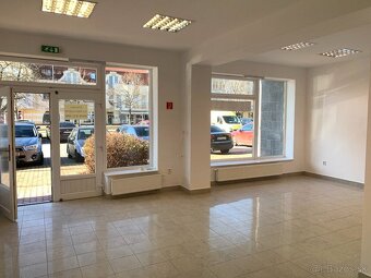 Na prenájom obchodné priestory s výkladom - 4