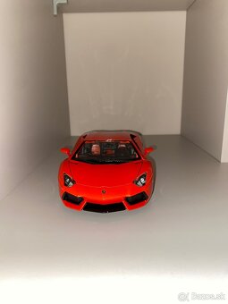 Lamborghini Aventador - 4