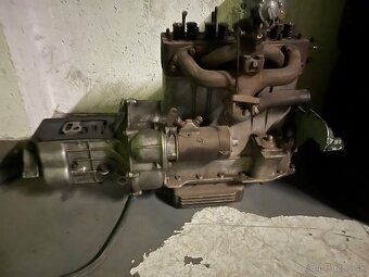 Predám  lacno polomotor  Škoda Oktavia - 4