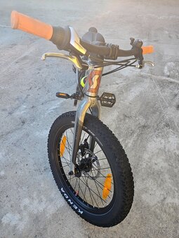 Predám detský scott scale rc 200 - 4