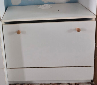 Biele skrine so stolom - 4