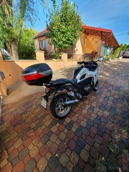 Honda vfr 1200f - 4