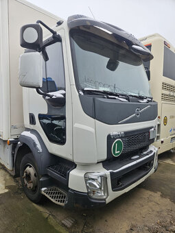 Skriňové Volvo FL6 r.v.2015 + hyd. čelo porucha motora - 4