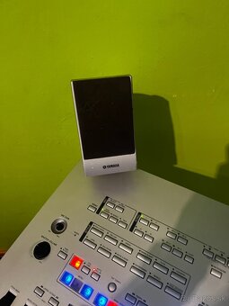 SPEAKER yamaha tyros 4 - 4